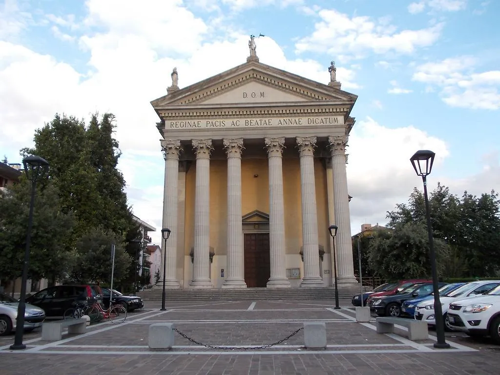 Travellers Lodge Bed & Rooms Treviso 0*,